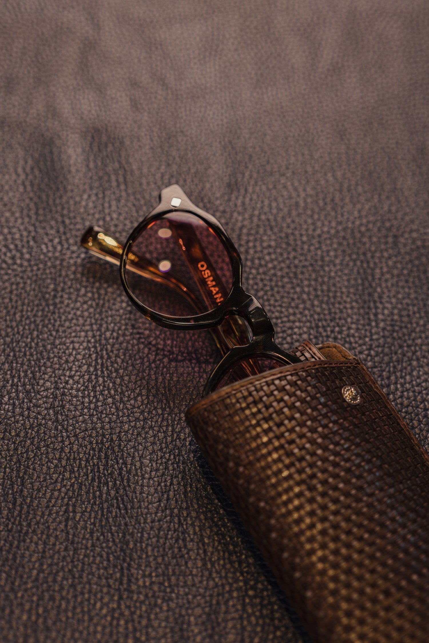 MMXXIV - TORTOISE GRADIENT PINK